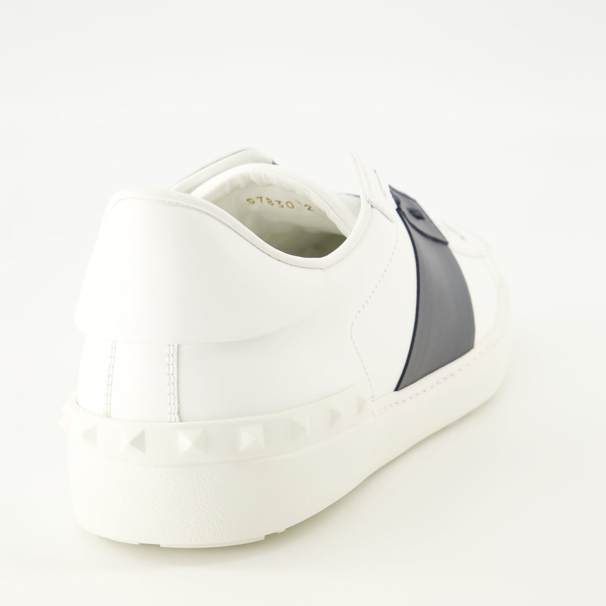 Open Sneakers