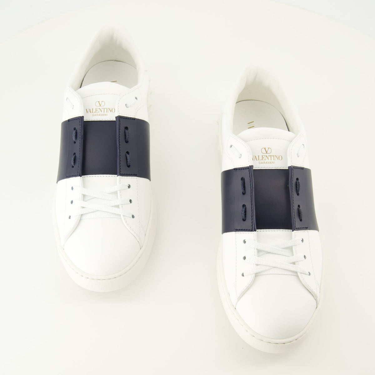 Open Sneakers