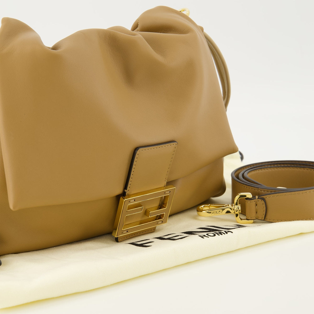 Medium Mamma Baguette Bag