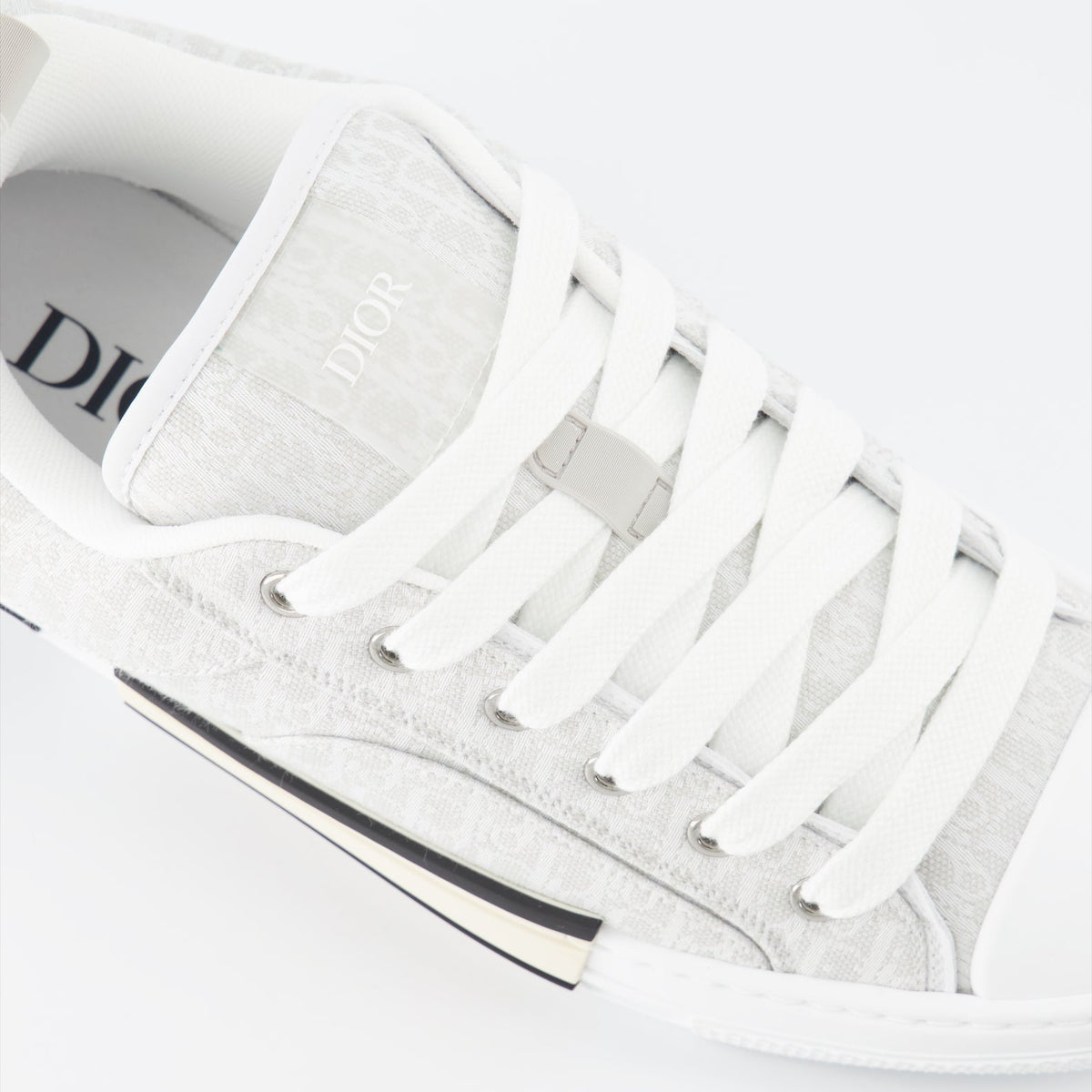 B23 sneakers