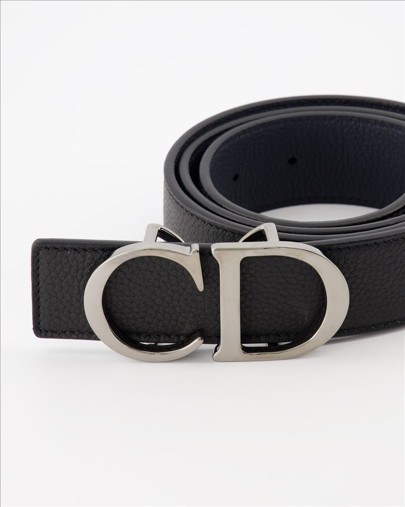 Reversible belt