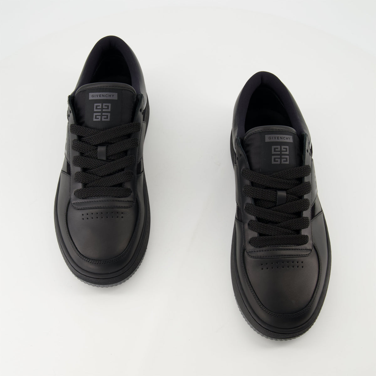 G Move Sneakers