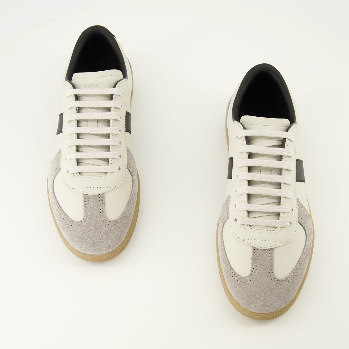 B01 Sneakers