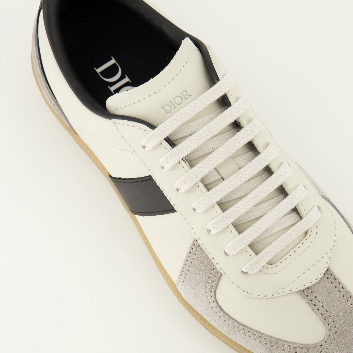 B01 Sneakers