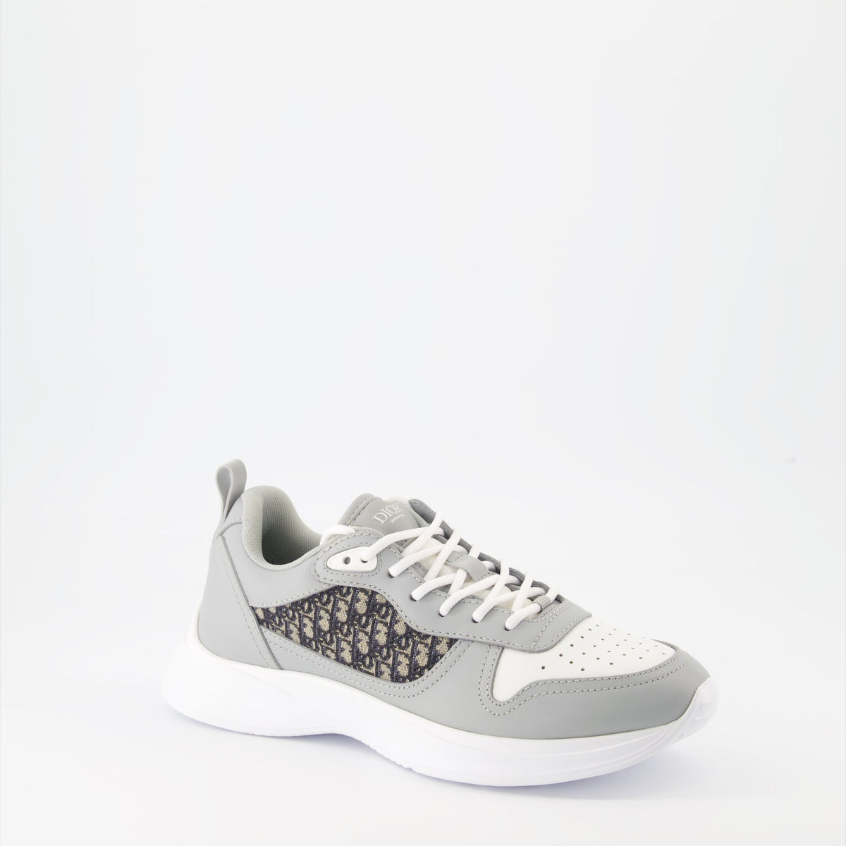 B25 sneakers