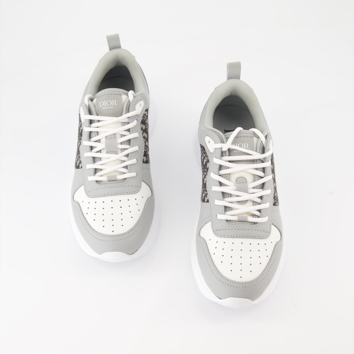 B25 sneakers