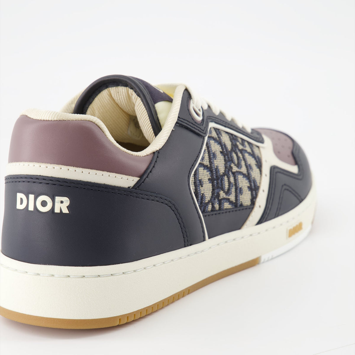 B27 sneakers