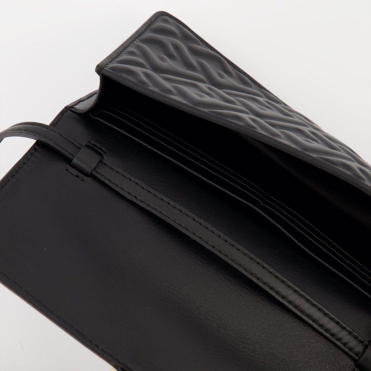 Baguette Chain Wallet
