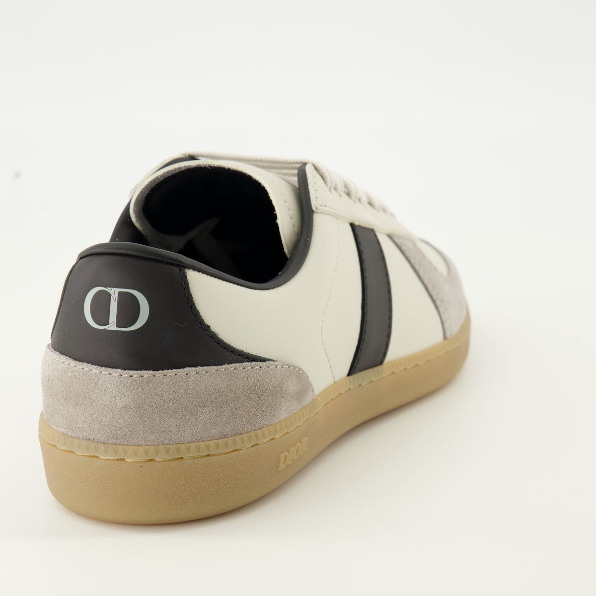 B01 Sneakers