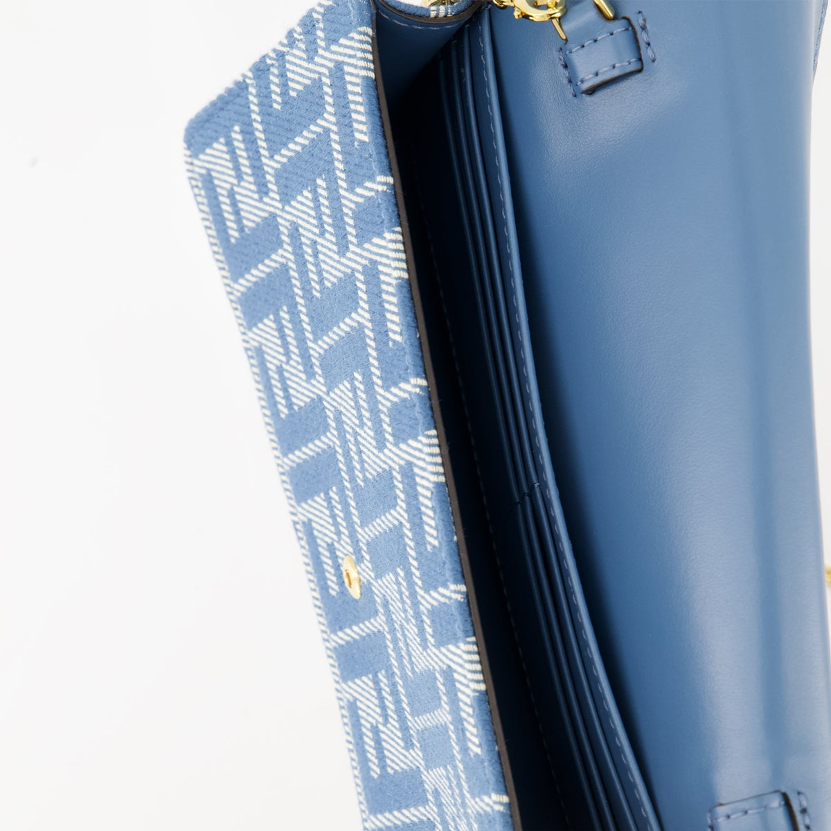 Baguette Wallet with Chain