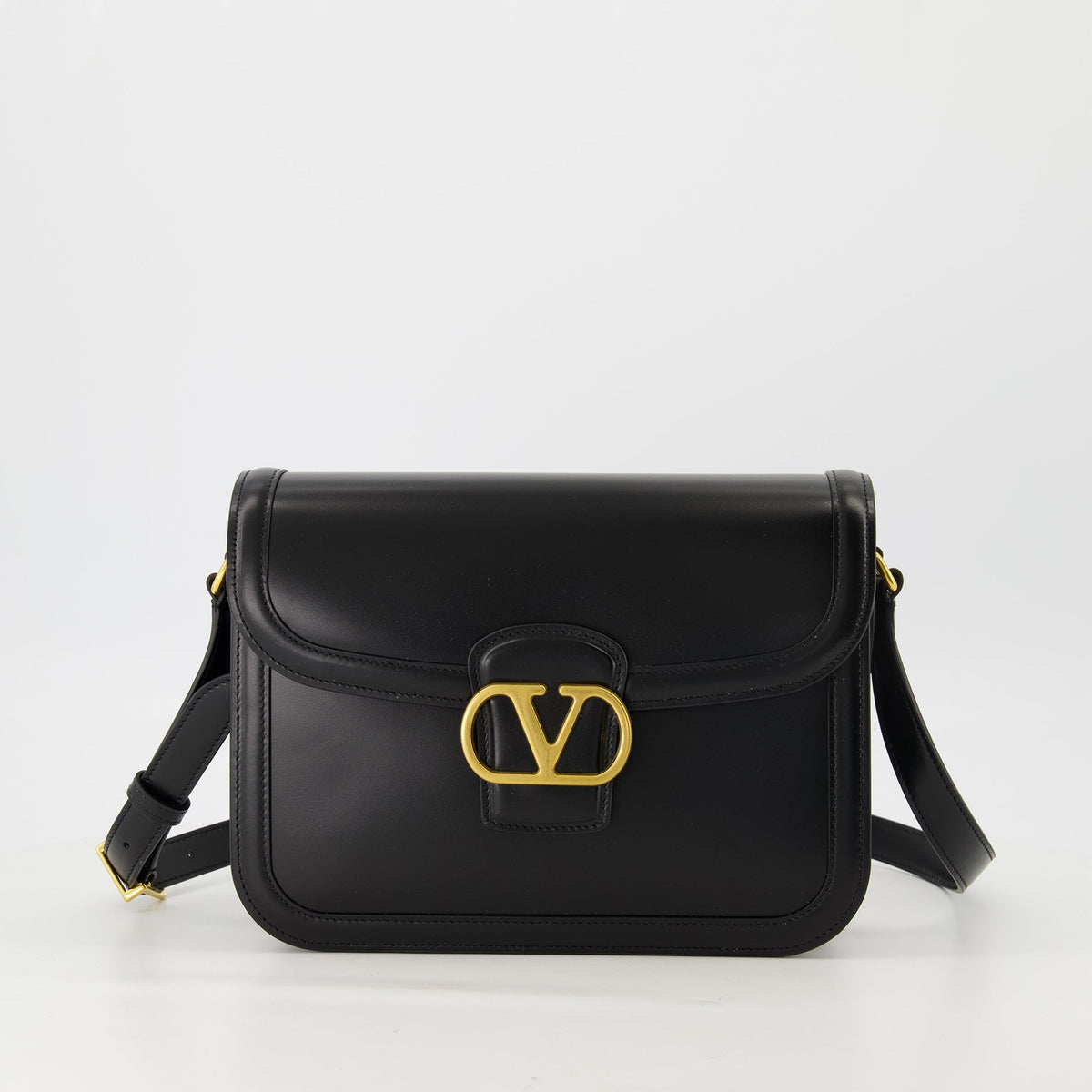 VLogo 9T05 Shoulder Bag