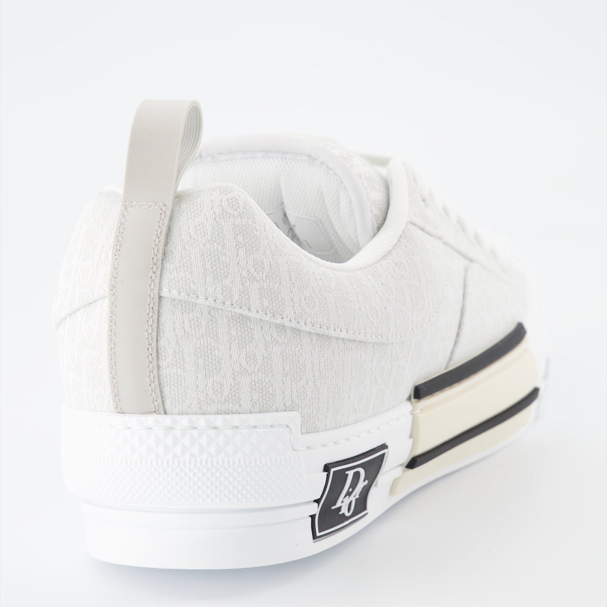 B23 sneakers