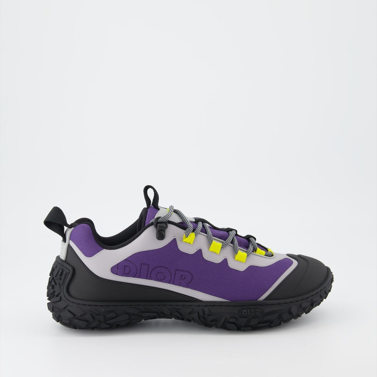 B28 sneakers