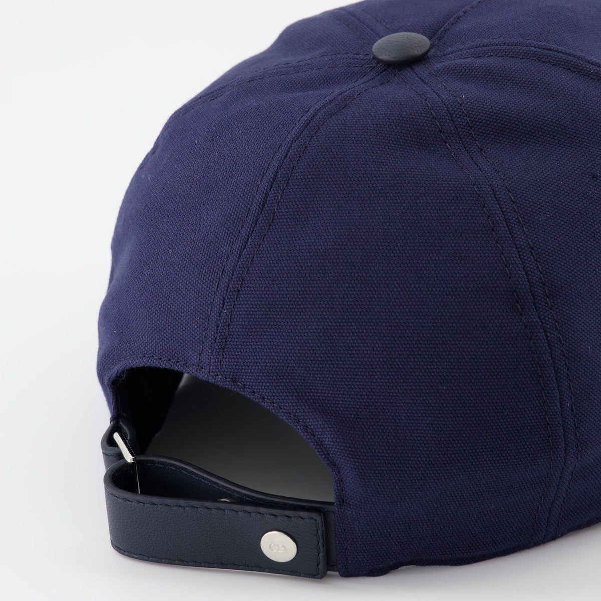 Embroidered cap