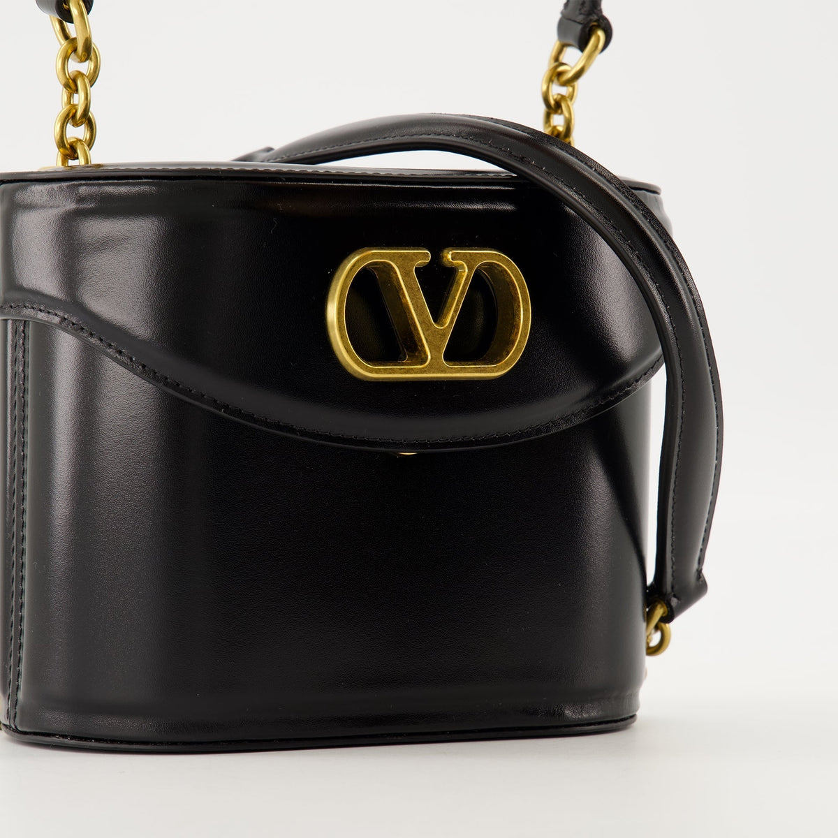 Vanity-Case Bucket Bag
